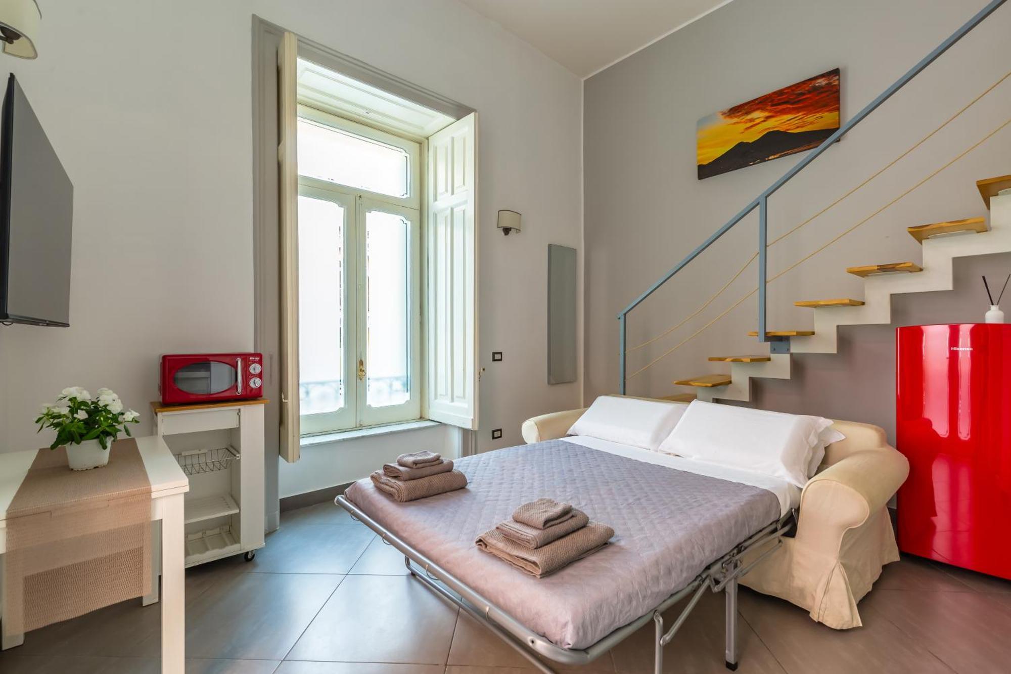 Apartment Duplex Indipendente Vicino Al Lungomare Caracciolo *