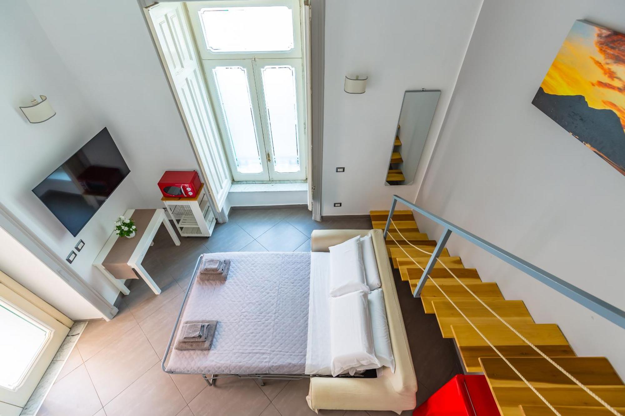 Duplex Indipendente Vicino Al Lungomare Caracciolo Apartment *