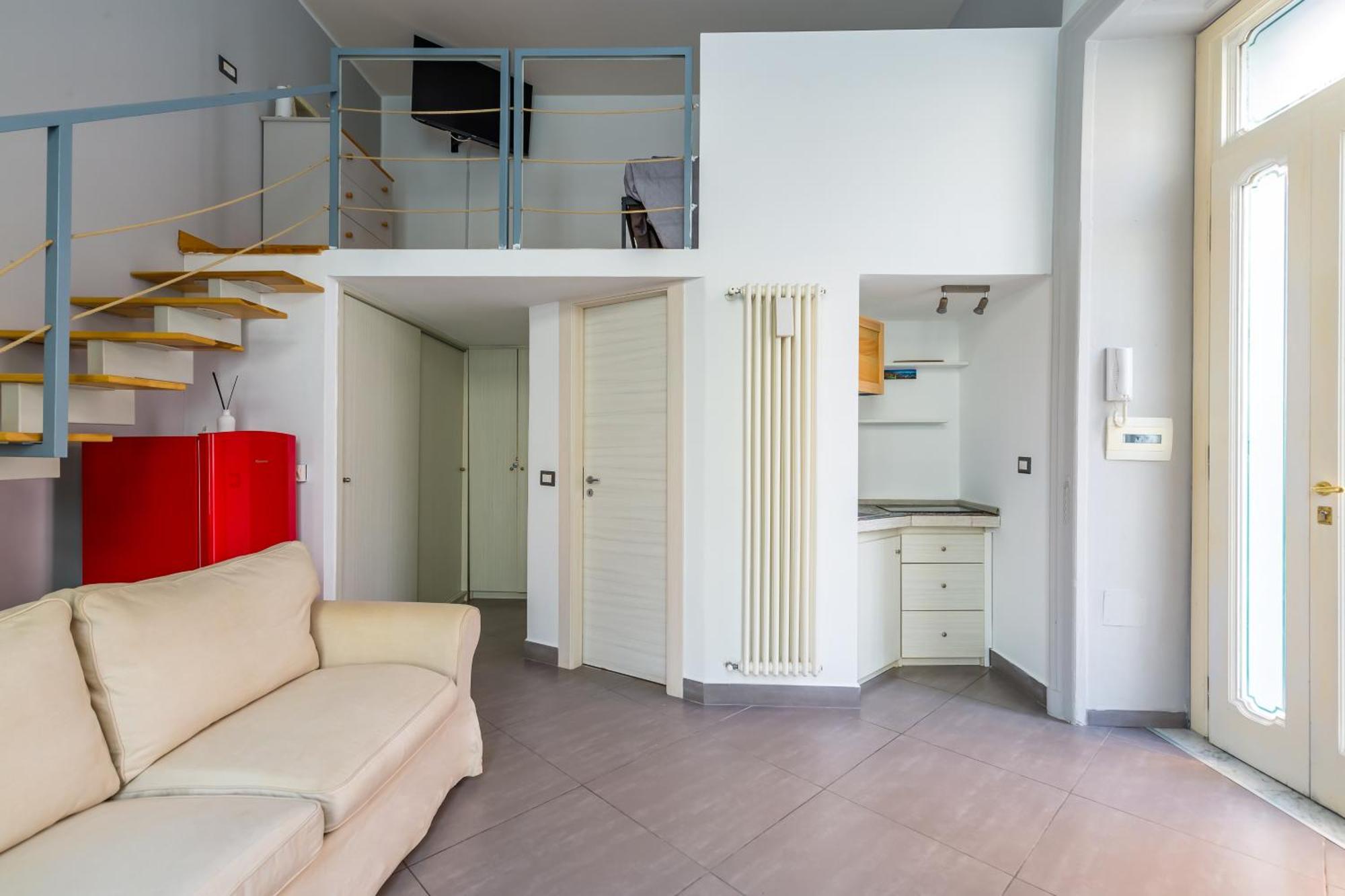 Duplex Indipendente Vicino Al Lungomare Caracciolo Naples