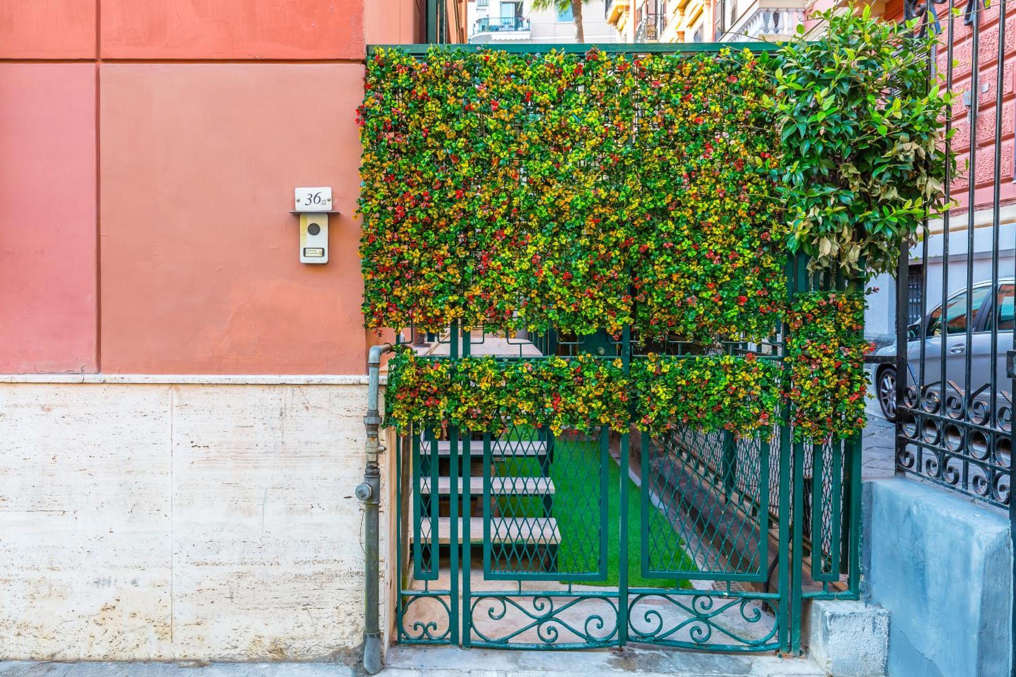 Duplex Indipendente Vicino Al Lungomare Caracciolo Naples