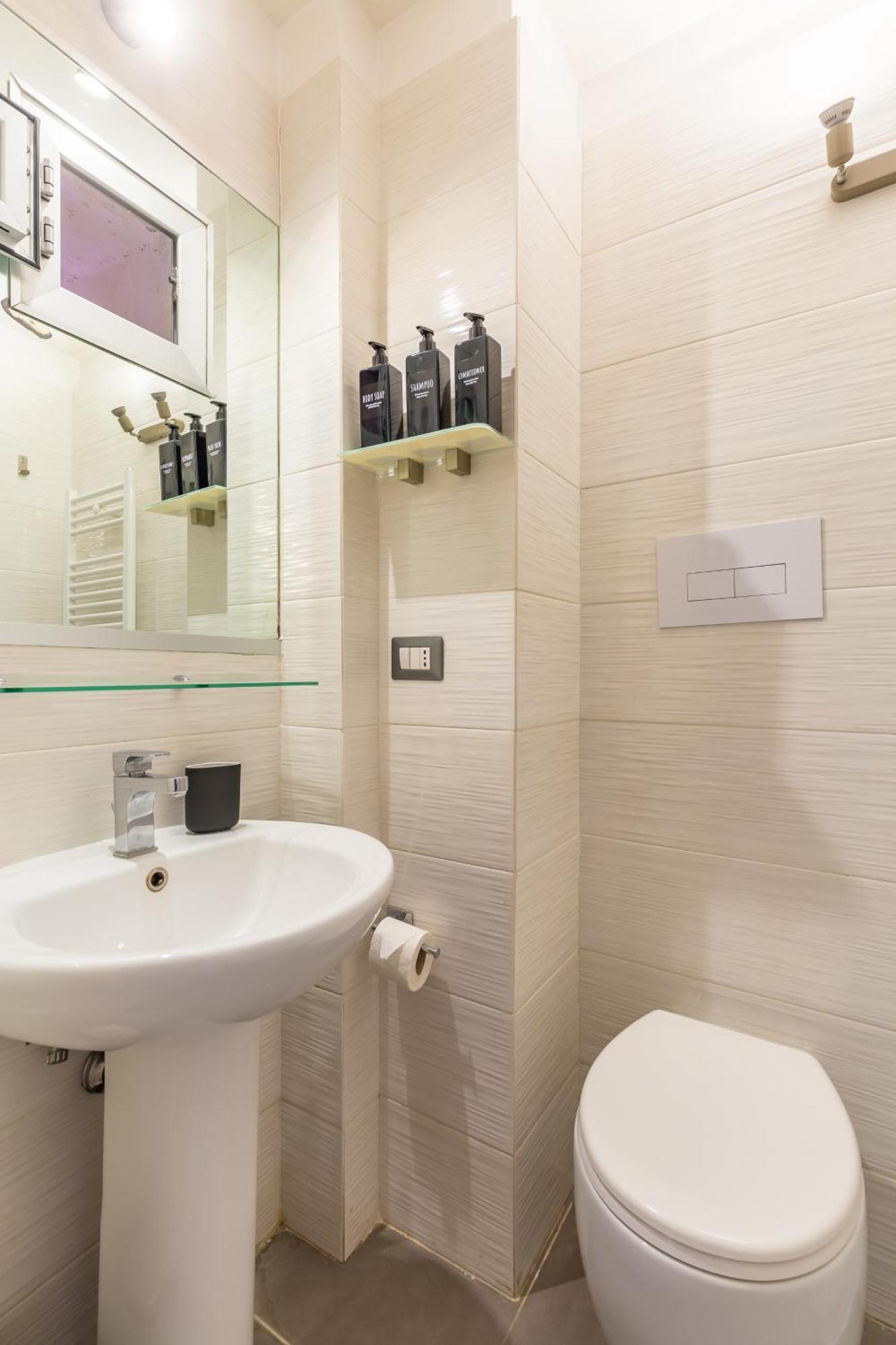 Apartment Duplex Indipendente Vicino Al Lungomare Caracciolo