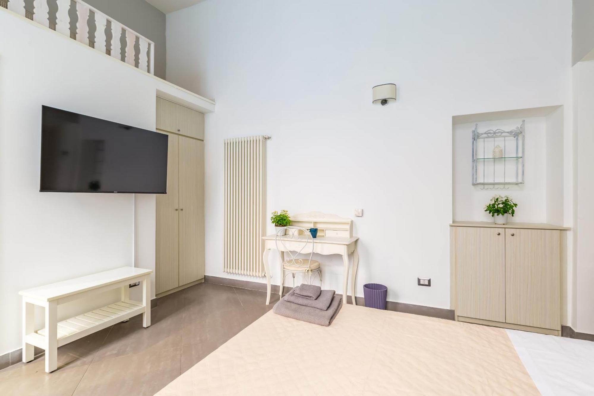 Apartment Duplex Indipendente Vicino Al Lungomare Caracciolo Naples