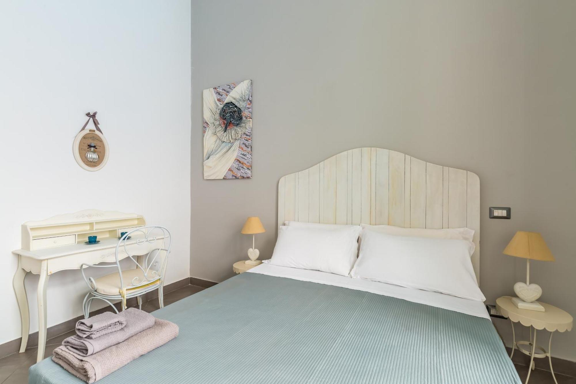 Duplex Indipendente Vicino Al Lungomare Caracciolo Apartment Naples