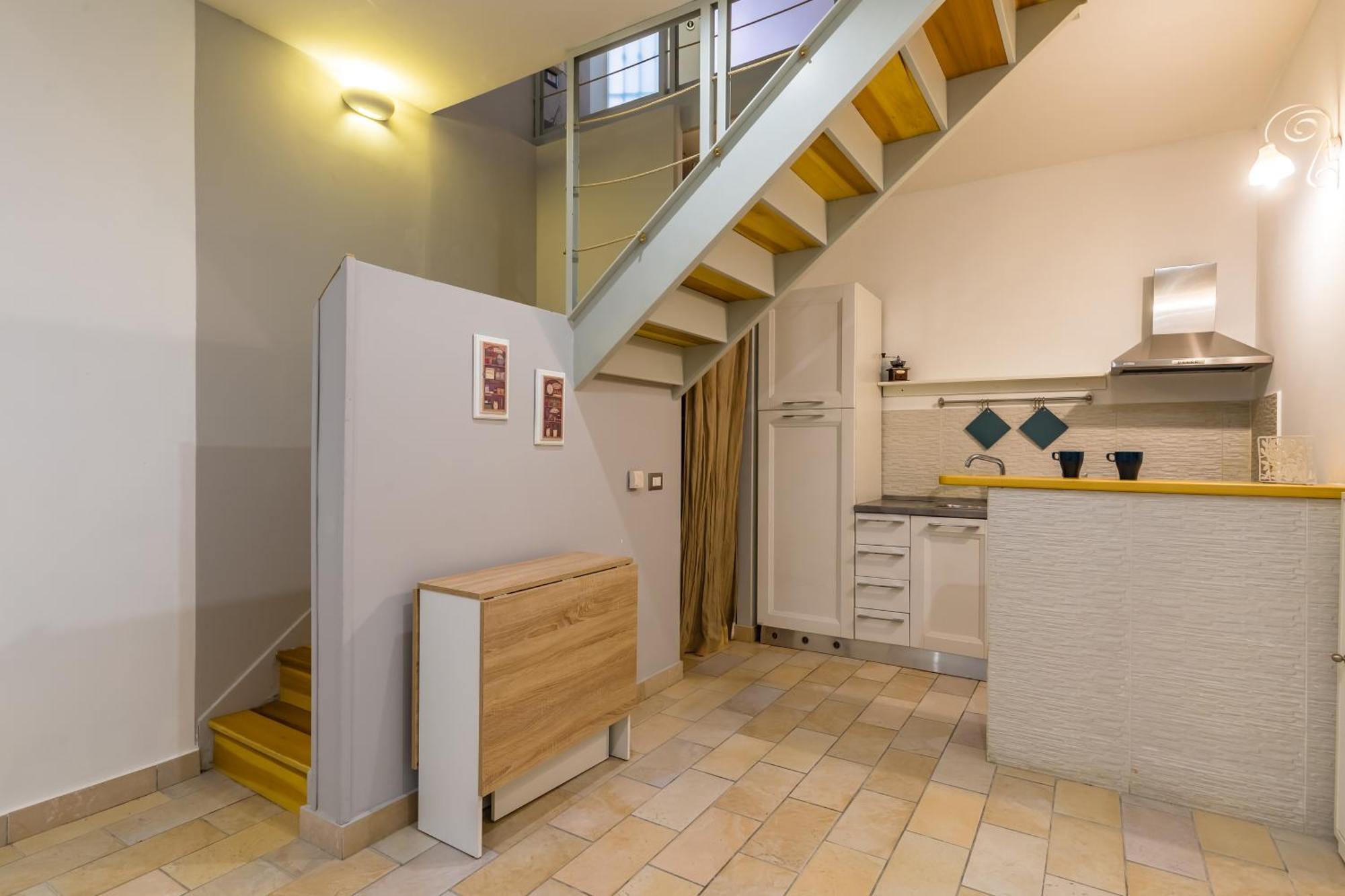 Duplex Indipendente Vicino Al Lungomare Caracciolo Naples