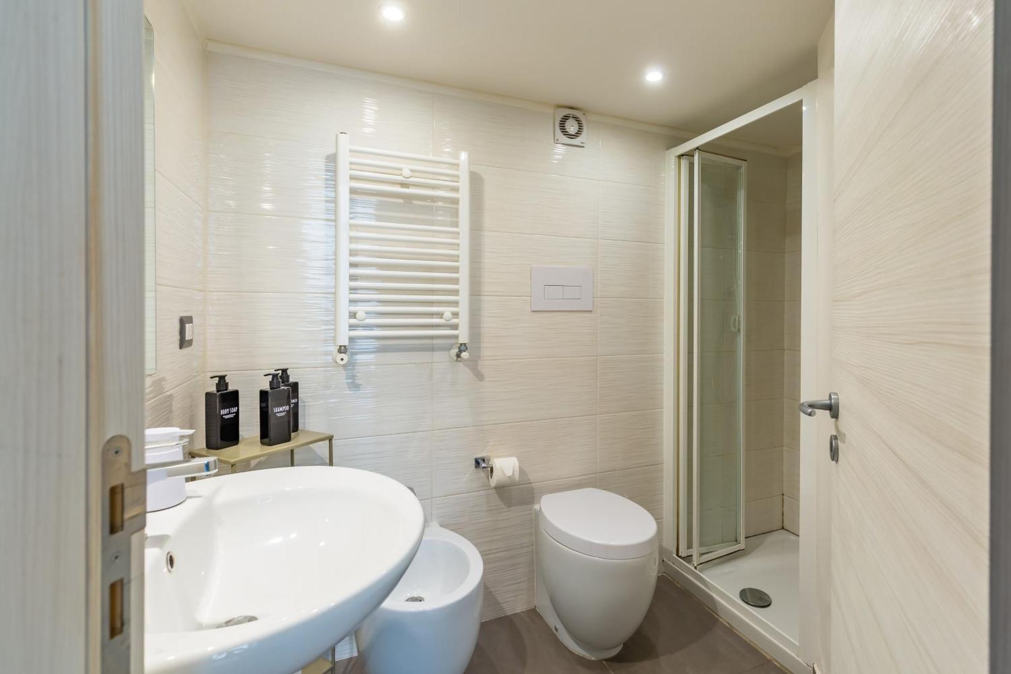 Apartment Duplex Indipendente Vicino Al Lungomare Caracciolo