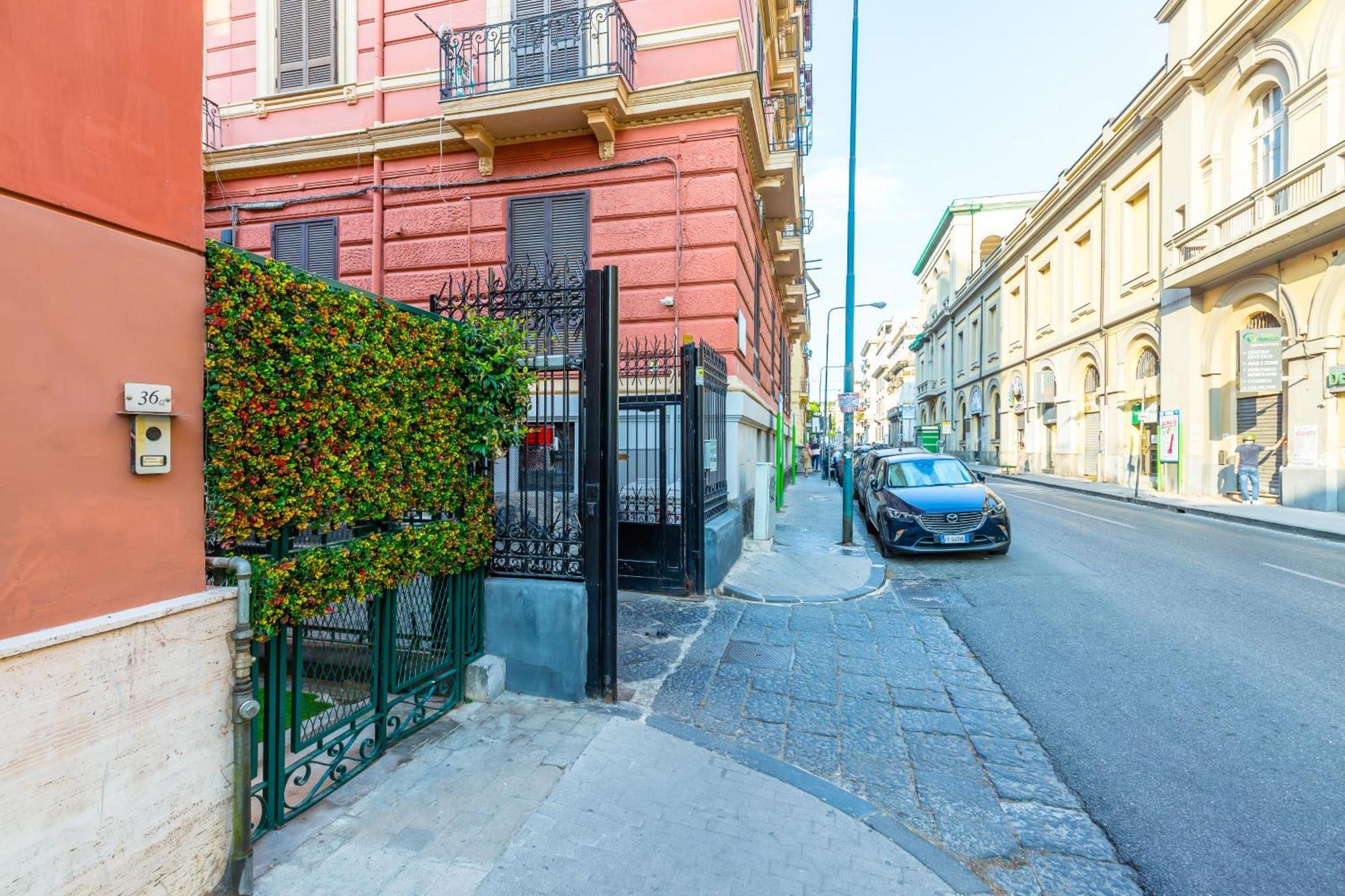 Apartment Duplex Indipendente Vicino Al Lungomare Caracciolo Naples