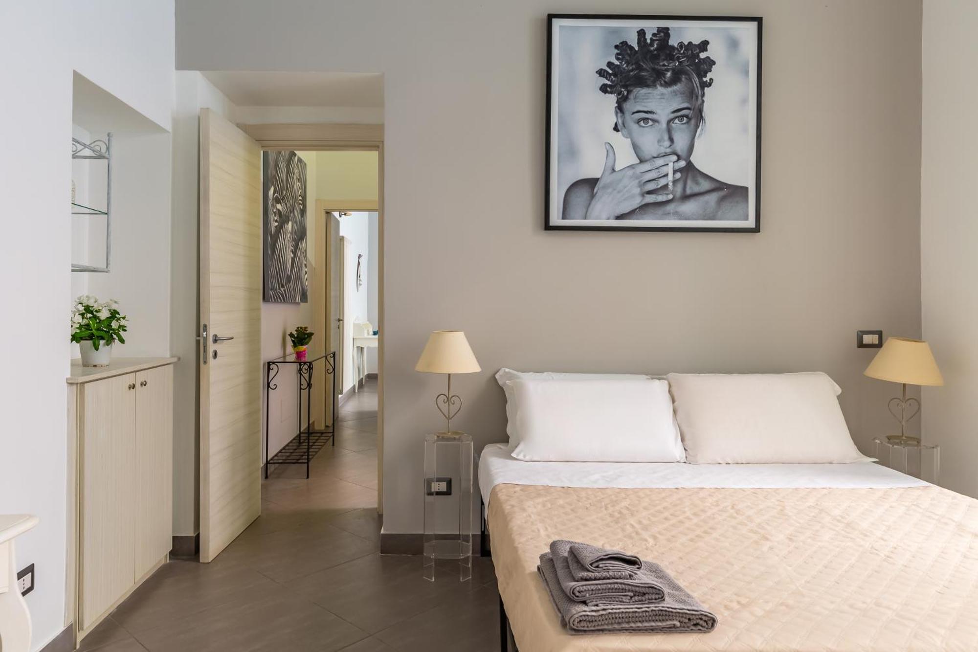 Apartment Duplex Indipendente Vicino Al Lungomare Caracciolo